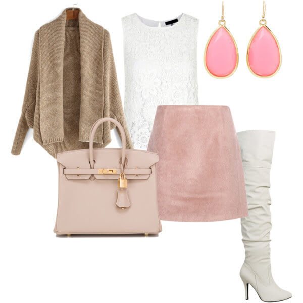 Белые сапоги в сочетании с кремовым цветом