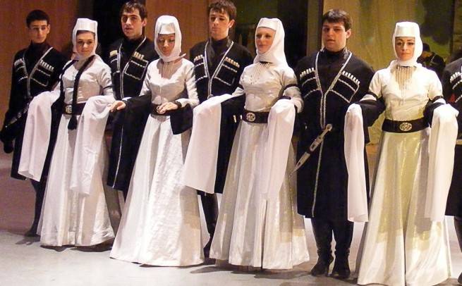 Костюмов - рисунки и фото