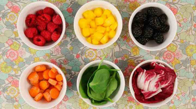 Продукты в мисках